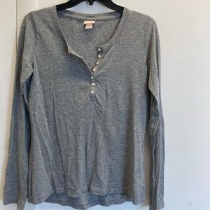 Comfortable gray long sleeve.
